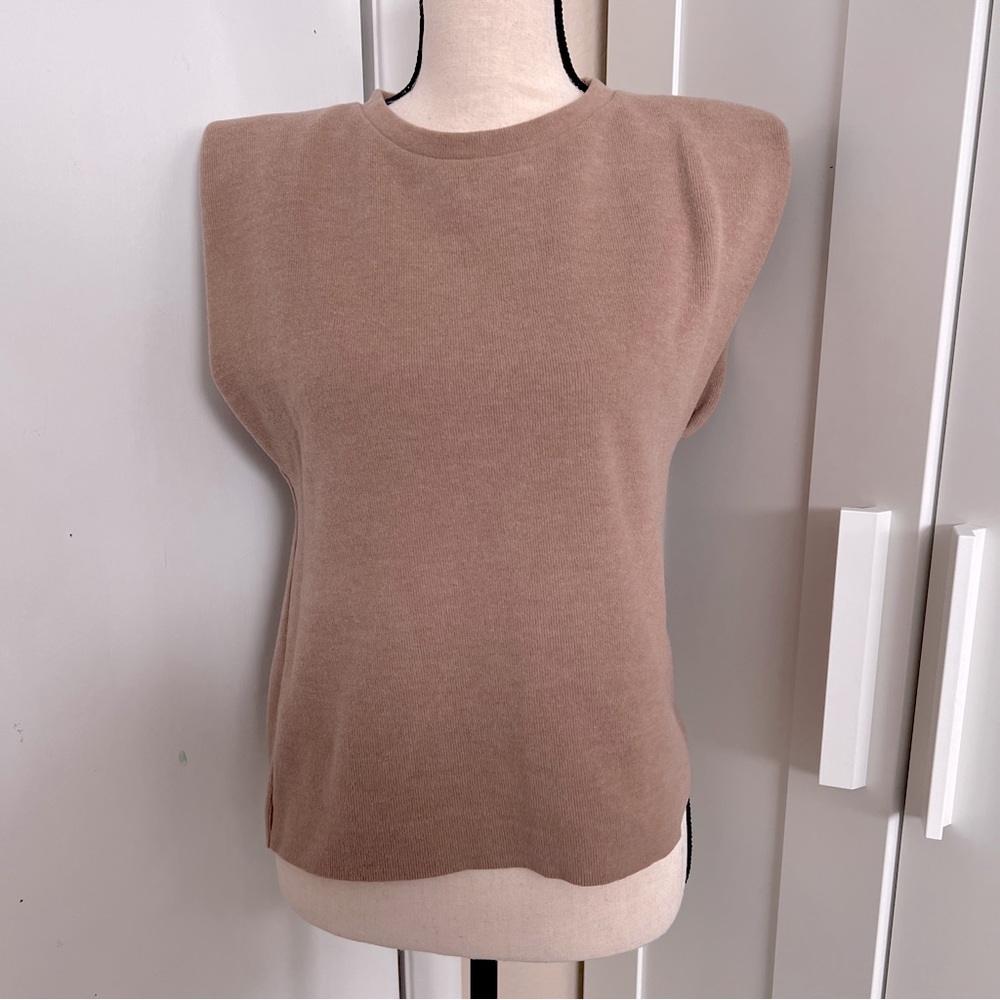 NWOT Zara sleeveless top with padded shoulder